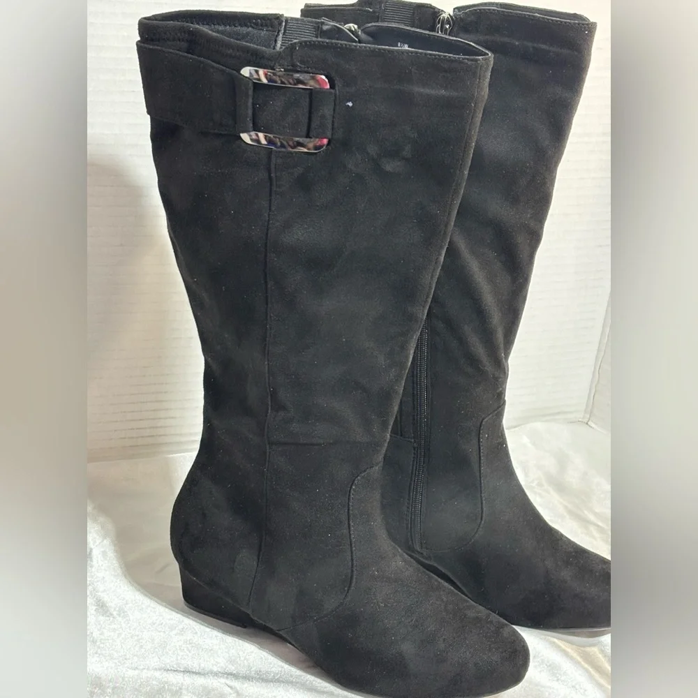 Cloudwalkers by Avenue 8.5W  Black Knee-High Women's Boots wedge heels